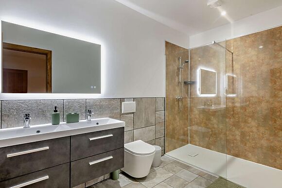 Robins Rest At Wayside Farm