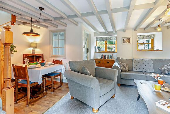 The Old Cart House Crugybar