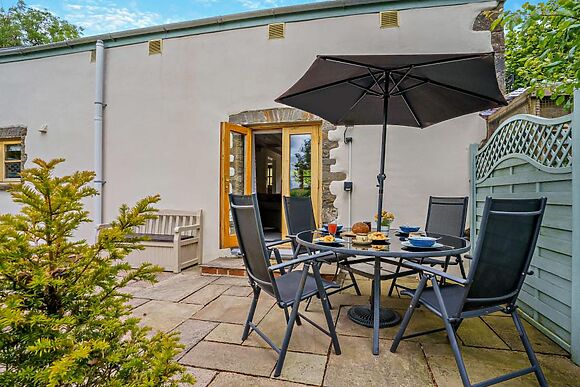 The Old Cart House Crugybar