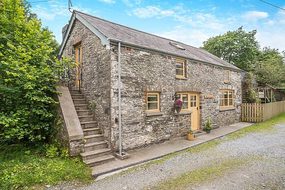 The Old Cart House Crugybar