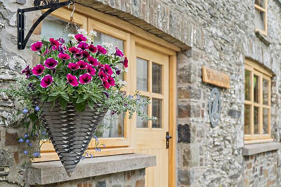 The Old Cart House Crugybar