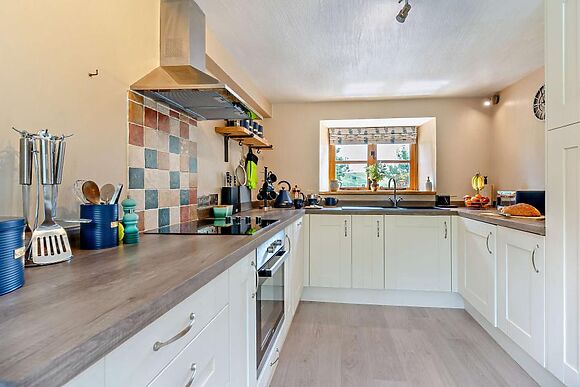 The Old Cart House Crugybar