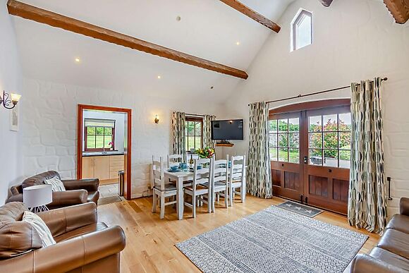 Loveston Lodge