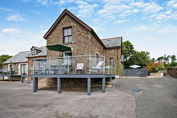 Loveston School House