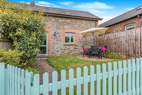 Rolling Bramble Cottage