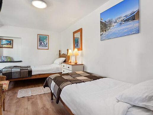 Fron Isaf Cottages Ysgubor Uchaf