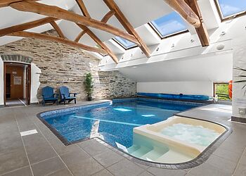 Fron Isaf Cottages Ysgubor Ganol