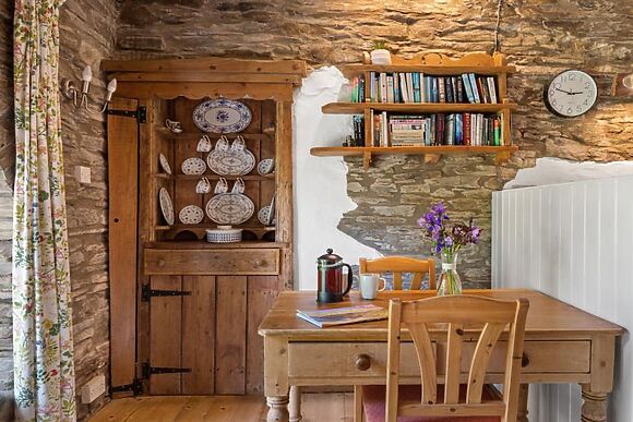 Fron Isaf Cottages Ysgubor Ganol