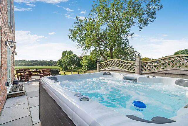 3-Bedroom Hot Tub Cottage in Neasham