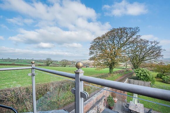 Paxton View Barn Llanddarog