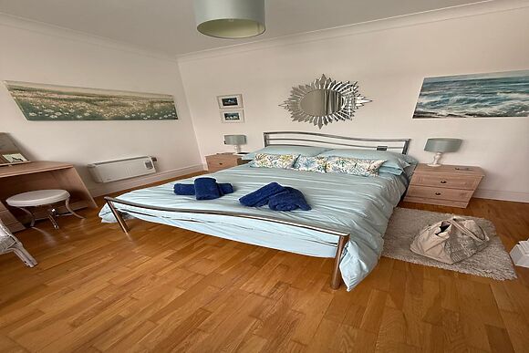 Paragon House 6