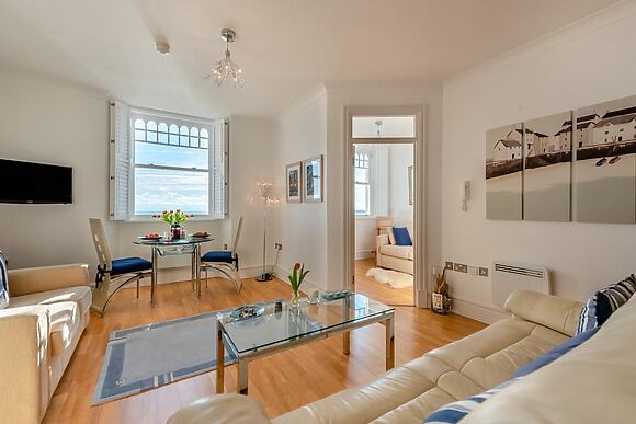 Paragon House 6