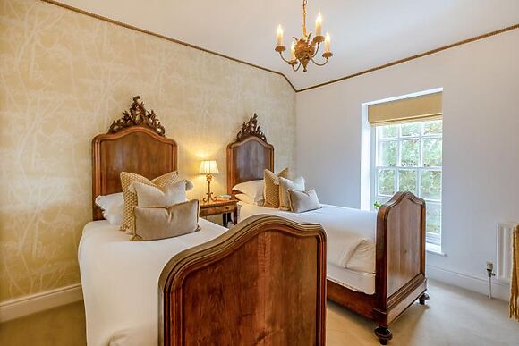 Kowloon Park At Bryn Tanat