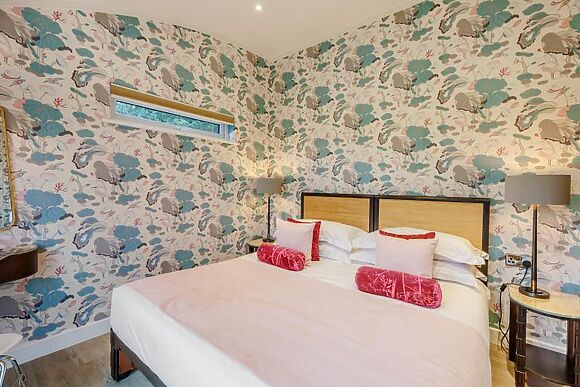 Kowloon Park At Bryn Tanat