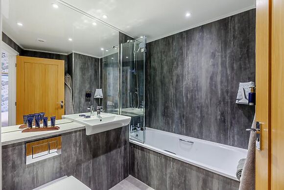 Kowloon Park At Bryn Tanat