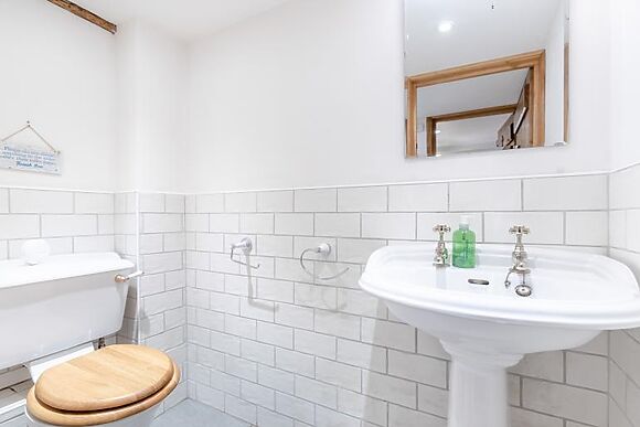 Rue Hayes Farm Cottage