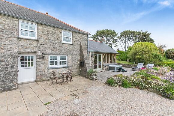 Tregrannick Garden Cottage