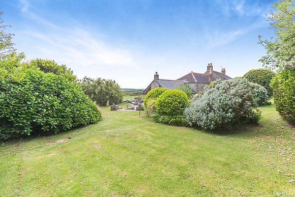 Tregrannick Garden Cottage