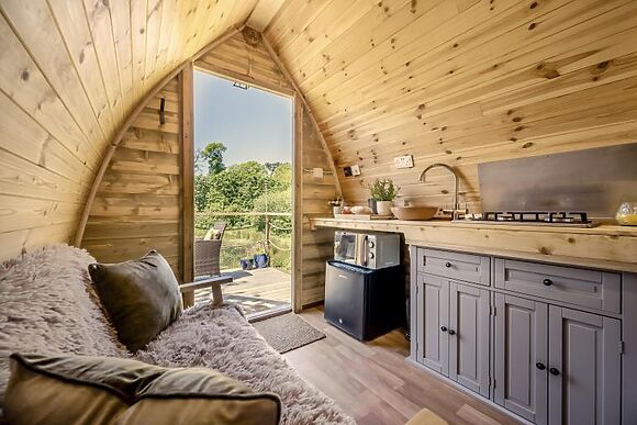 Lakeside Escape at Three Oaks