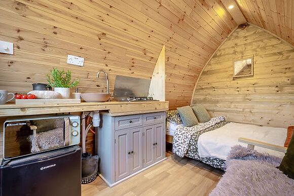 Lakeside Escape at Three Oaks