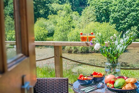 Lakeside Escape at Three Oaks