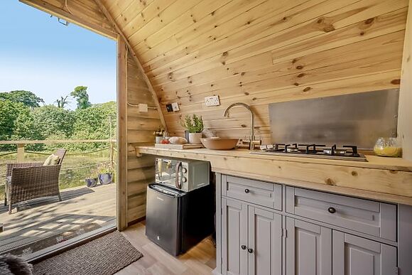Lakeside Escape at Three Oaks