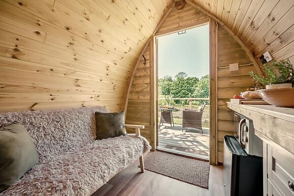 Lakeside Escape at Three Oaks
