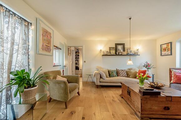Lily Cottage