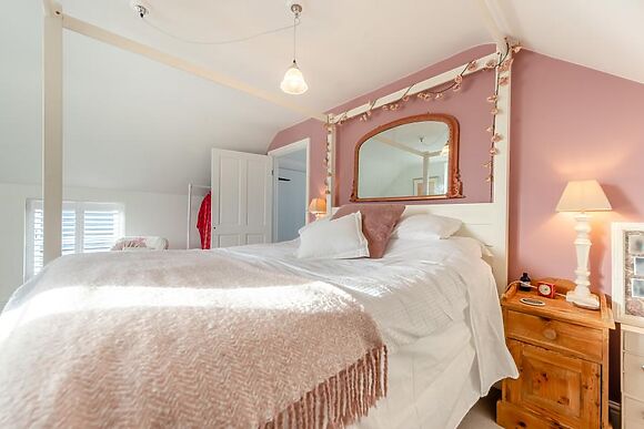 Lily Cottage
