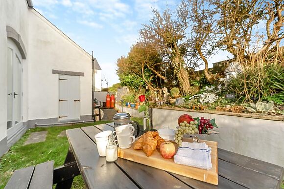 Lily Cottage