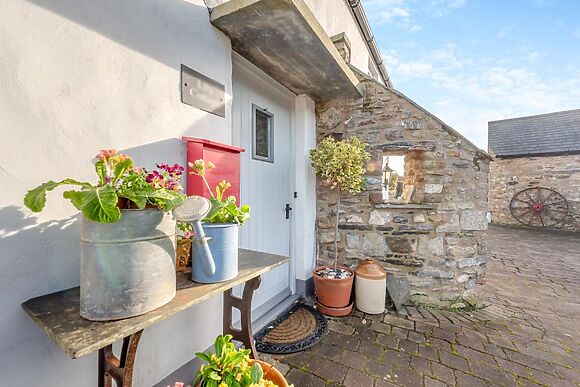 Lily Cottage