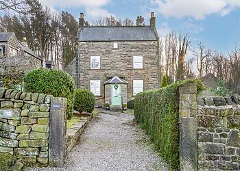 Sunnydene House