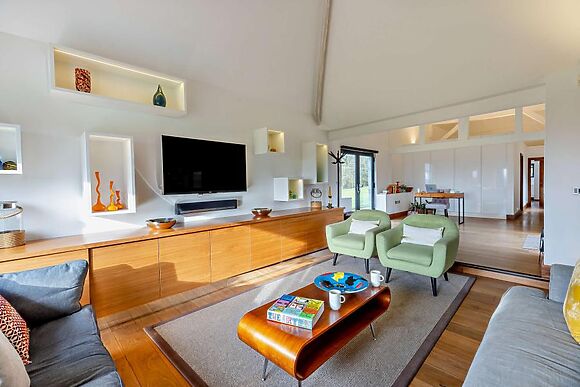 Wassell Barn At Downton Estate