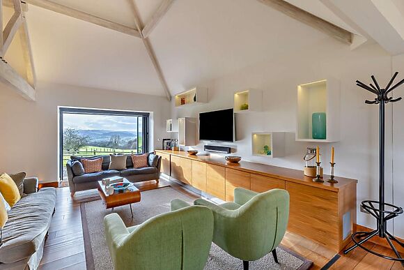 Wassell Barn At Downton Estate