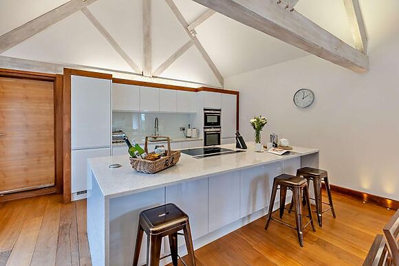 Wassell Barn At Downton Estate