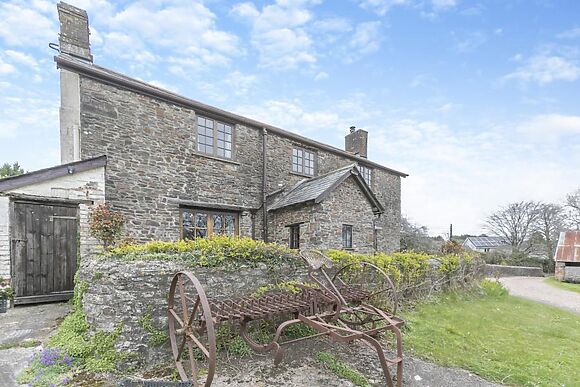 Boundstone Farmhouse