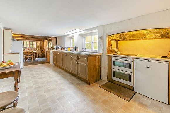 Boundstone Farmhouse