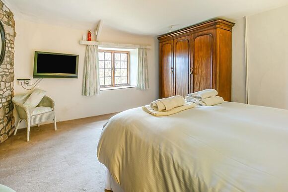 Boundstone Farmhouse