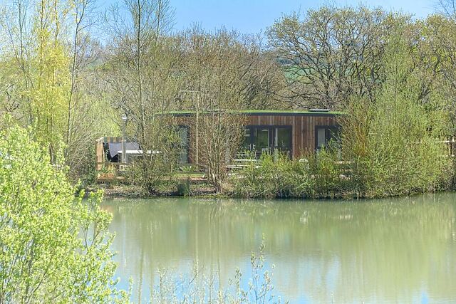 Four Lakes Retreat In Three