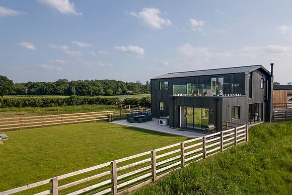 Blackhills Barn Crosby