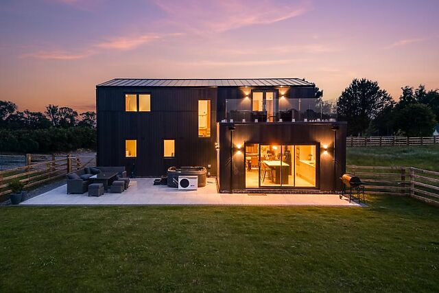 Blackhills Barn Crosby