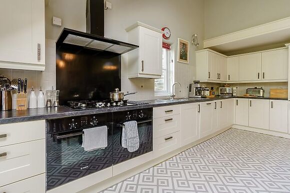 Honey Coach House - Wellstone