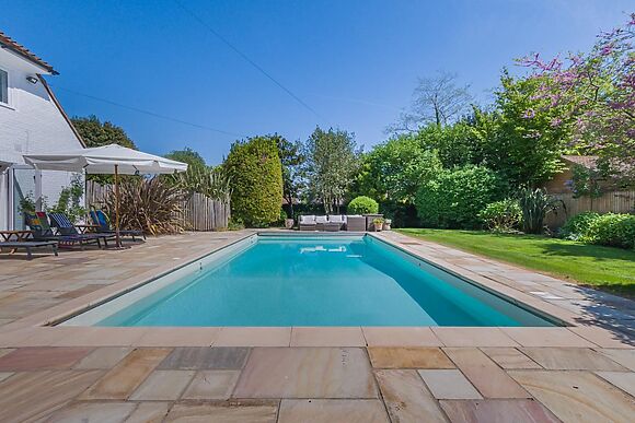 Large Detached House for 8 in Itchenor - photo 4 of 15