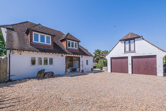 Large Detached House for 8 in Itchenor - photo 6 of 15