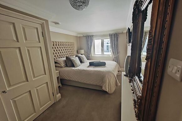 The White House Worthing