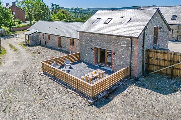 The Coach House Y Ty Coets