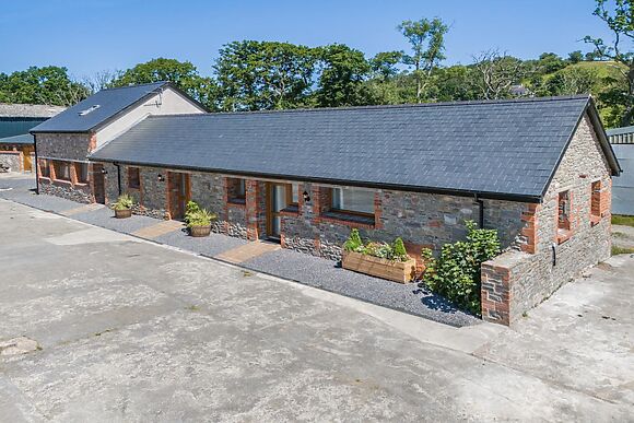The Coach House Y Ty Coets