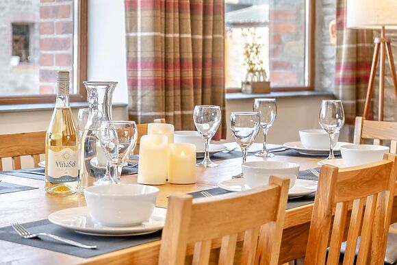 The Coach House Y Ty Coets