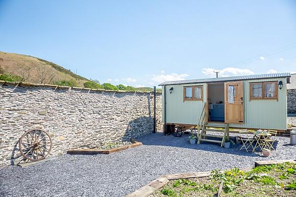 Plas Uchaf Farm Shepherds Hut