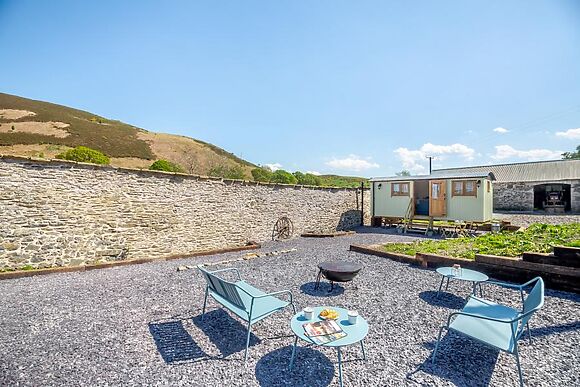 Plas Uchaf Farm Shepherds Hut